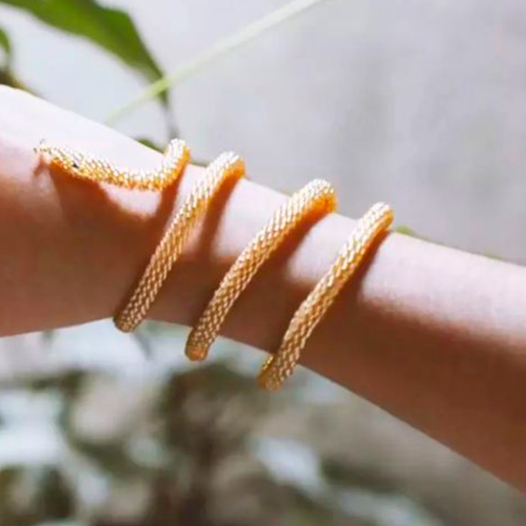 Brazalete de Serpiente – Dorado Místico