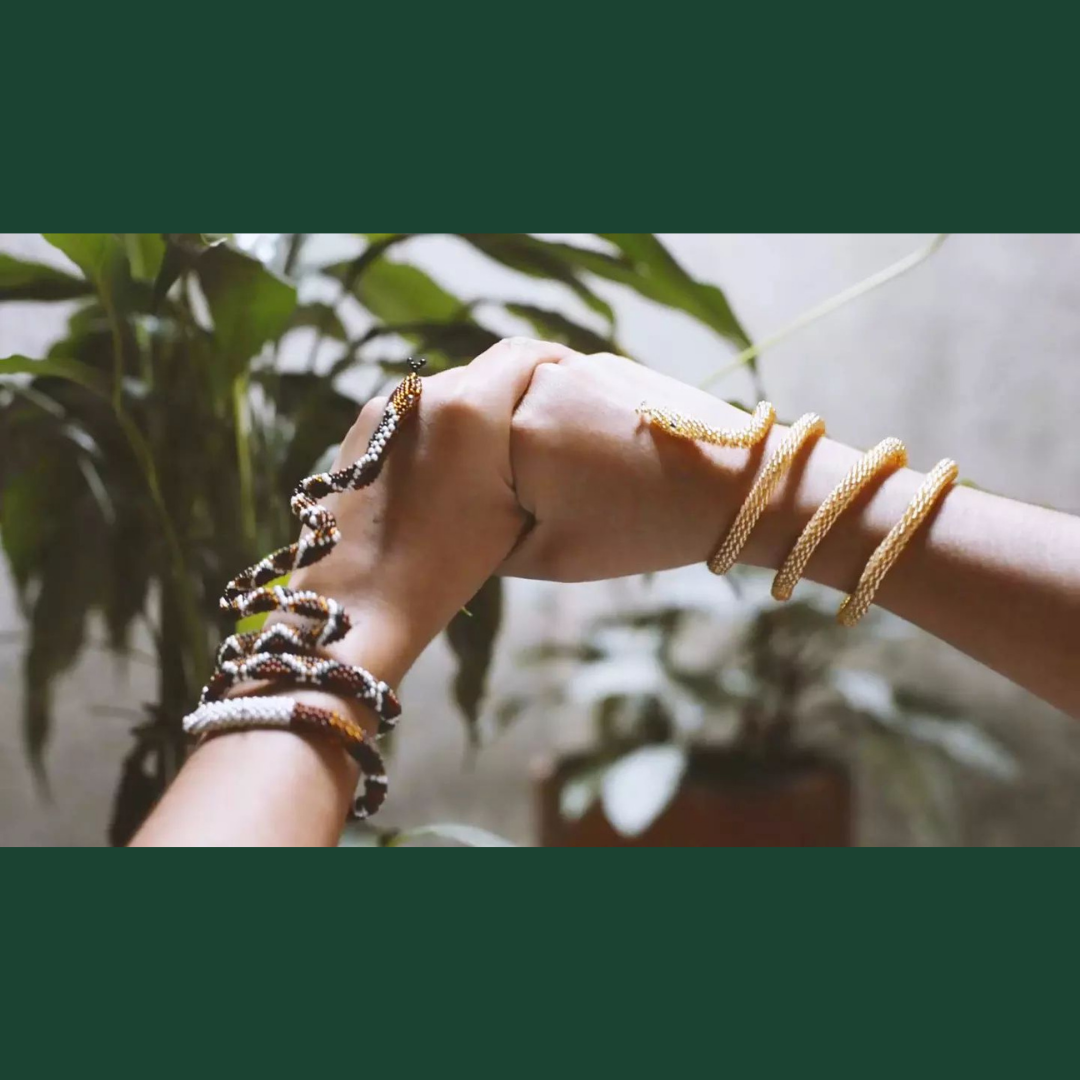 Brazalete de Serpiente – Dorado Místico