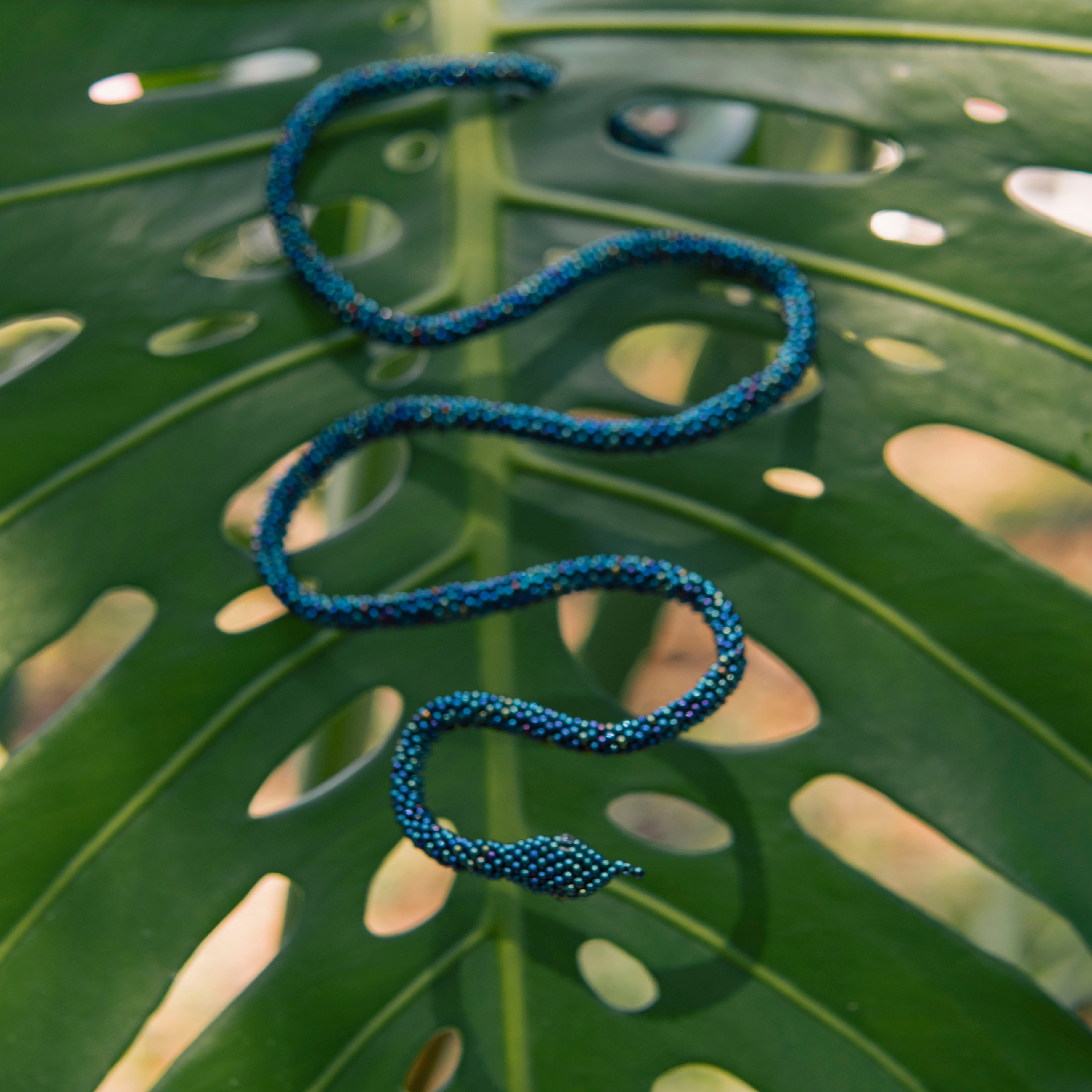 Brazalete de Serpiente – Azul iridiscente